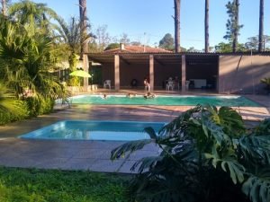 Família curtindo fim de semana em sítio em São Paulo